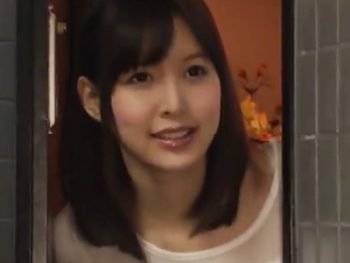 淫乱ママが下着姿で息子を誘惑して禁断の濃厚親子ファック巨乳人妻近親相姦のエロ動画