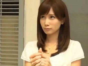 何も知らずに現場まで来た小島みなみ→デカマラでピスられ強制イキ美少女お姉さんぶっかけ小島みなみのエロ動画