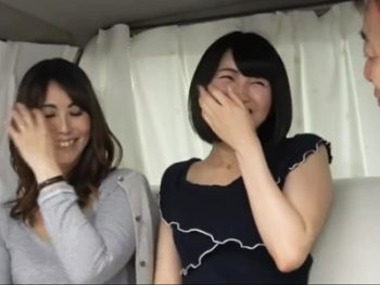 欲求不満をこじらせた母と娘→男優チンポに親子丼3Pで寝取られハメ素人美少女人妻3Pの無料セックス動画