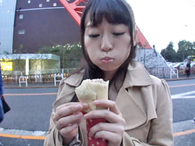 人がいる野外で抜いて精子臭を撒き散らしながら食ザーハイキング美少女フェラ手コキ乱交羽月希の...