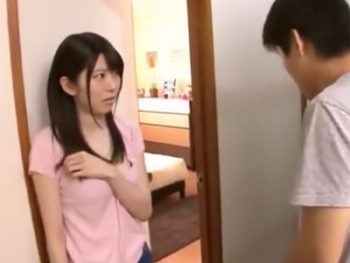 童貞をおちょくってくる生意気な姉にムラついて強引に近親相姦パコ女子校生美少女お姉さん童貞近親相姦のアダルト動画