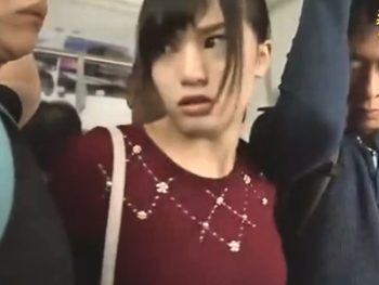 変態男達が全身に群がってきてそのままチンポしゃぶらされる巨乳美女巨乳お姉さん高橋しょう子のアダルト動画