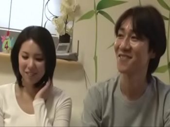 肉感よろしい巨乳人妻がホテルで初めての3Pに久々にイキまくり巨乳お姉さん人妻顔射ぶっかけ3...