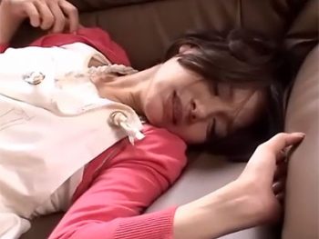 宅配員にレイプされる美しい人妻人妻レイプRioのエロ動画