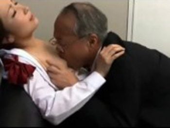 つい最近まで処女だったJKがセックスにドハマリして見境なくSEX女子校生美少女近親相姦のエッチな動画