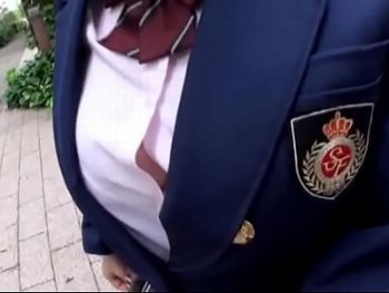 制服破れそうな奇跡のHカップ女子校生を捕獲！まだ発達しきっていないロリマンコにたっぷり種付け巨乳女子校生美少女中出しハメ撮りのアダルト動画