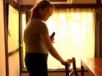 止められない熟女の性欲！野菜でもムラムラしてしまう義母は娘旦那のチンポにむっしゃぶり付く！痴女人妻熟女近親相姦のアダルト動画