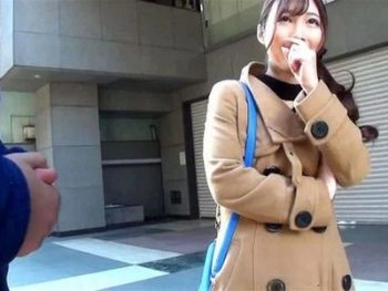 めちゃくちゃ警戒してる上玉妻！AV班も逃しはしないとあの手この手で不倫パコにｗ素人人妻ハメ撮りナンパのアダルト動画