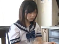 JKに育った孫娘の体に興奮したおじいちゃんが我慢できずに中出し近親相姦決行！女子校生美少女中出し近親相姦のエロ動画