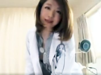 グラマラスボディの痴女医が患者を獲物にして院内で性欲発散巨乳お姉さん痴女のアダルト動画