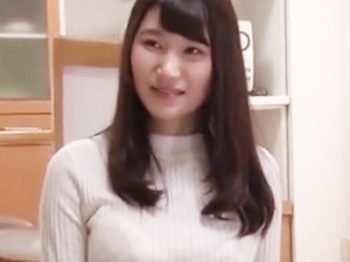 娘の同級生をパンチラで誘惑！マングリ騎乗位で思春期男子を犯す痴女ママ痴女人妻のアダルトビデオ動画