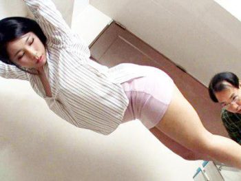 1人寂しく暮らしていた中年男の隣に引っ越してきたエロさ満載奥様のおかげで人生バラ色不倫巨乳痴女人妻水澤りこのAV無料動画