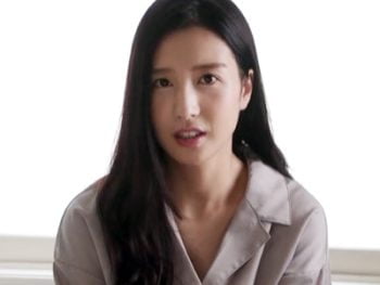 発作が起こると自我を失い誰かれ構わずチンポにしゃぶりつく精液中毒のドスケベ女巨乳痴女フェラのエロ動画