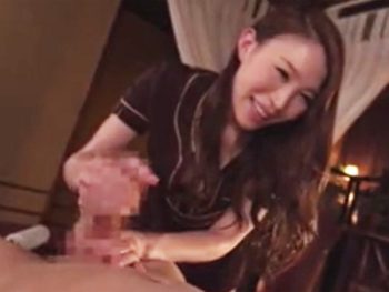 メンズ痴女エステでIカップ嬢の連続搾り責めに男潮噴射巨乳お姉さん痴女手コキのエロ動画
