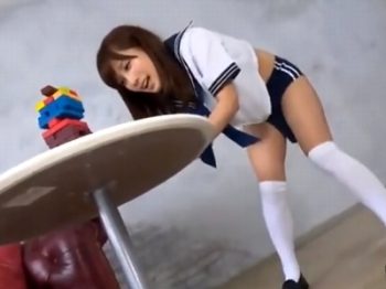 潮を吹いたら即ハメ罰ゲーム！小島みなみちゃんがギリギリまで耐えるも激パコの餌食にｗ巨乳美少女潮吹き小島みなみのセクシー動画