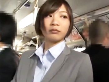 ムッチリタイトスーツの美少女OLのバックから生チンコ挿入して凌辱巨乳美少女OLレイプ痴漢のアダルト動画