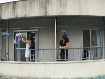 旦那をフェラしてその後に隣の男とセックスする淫乱人妻ｗ巨乳お姉さん人妻フェラのエロ動画