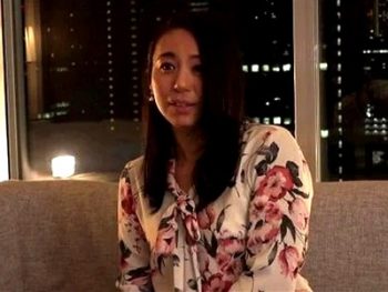 どこか表情に幼さが残る若妻→自分から他人に抱かれる事を夢見て夜の街で華開く！巨乳痴女人妻ハメ撮りのアダルト動画