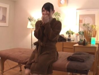 初マッサで媚薬盛られる不運な素人さんが酸欠絶頂ｗ素人盗撮マッサージのAV無料動画