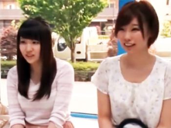 卑猥なマッサージで発情させた素人JDコンビの股を開かせ乱交パコｗ素人美少女乱交マッサージの...