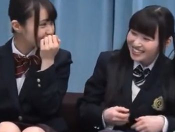 巨乳JK二人組をナンパ！MM号に連れこんで乱交ファック！巨乳素人女子校生美少女ナンパ乱交のエロ動画