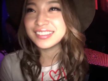 ショットBARで働くわがままボディな爆乳ギャル店員とその場パコ！巨乳素人お姉さんギャル痴女中出しハメ撮りナンパ露出のエロ動画