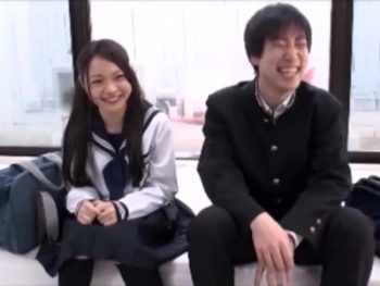 JKカップルをナンパ→MM号越しに待たせた彼氏を横目に黒人巨根が中出しNTR素人女子校生美少女ナンパの無料エロ動画