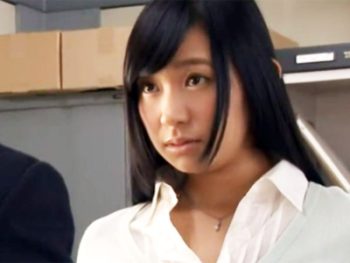 上司の罠にハメられて招待された映画館で痴漢レイプ撮影されちゃう巨乳OL巨乳OLイラマチオレ...