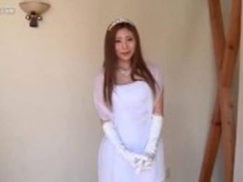 ティアラをしたお姫様みたいな女子を緊縛してザーメンコーティングお姉さん顔射ぶっかけのアダルト動画