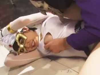 敗れた仮面女戦士を犯す！マスク剥いだら普通の美人じゃんｗｗｗお姉さんレイプのアダルトエロ動画