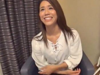 駅前でナンパした笑顔の可愛い素人娘をホテルに連れ込みパコ！素人お姉さんハメ撮りナンパの無料エロ動画