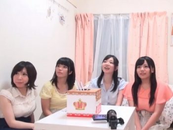 むち巨乳な痴女JD5人と王様ゲームでハーレム状態ｗ巨乳痴女手コキ乱交のエロ動画