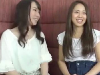 中学生の頃から仲良しな美人妻2人組ナンパ→綺麗な方に生中出し！巨乳素人痴女人妻中出しハメ撮りナンパのアダルト動画