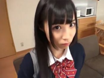アイドルみたいな目クリクリ美少女に太ももを見せつけ誘惑されてバキバキ勃起ｗ女子校生美少女痴女栄川乃亜のアダルト動画