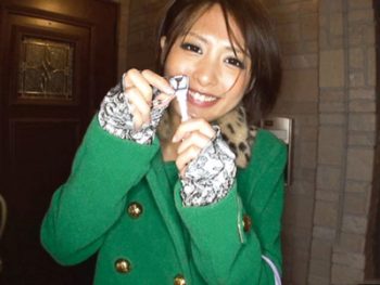 M男クンの自宅の鍵を受け取って意気揚々と責めにいく美女お姉さん痴女夏目優希のアダルトエロ動画