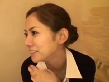 いきなり職場に強盗へ入られた美女OL3人…金がないことがわかると強盗犯たちは性奴隷として彼...