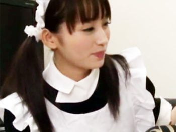 可愛すぎる美少女メイドがまだ女を知らないお坊ちゃまに徹底おちんぽ性教育ｗ美少女童貞コスプレのエロ動画