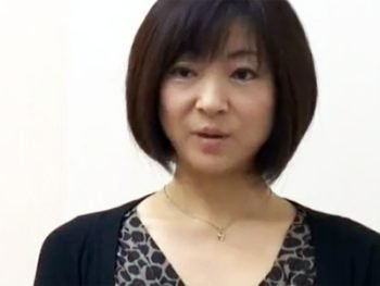 ワイセツ医師にヤバイ注射されて犯され悶える人妻が不倫にドハマり人妻レイプのアダルト動画