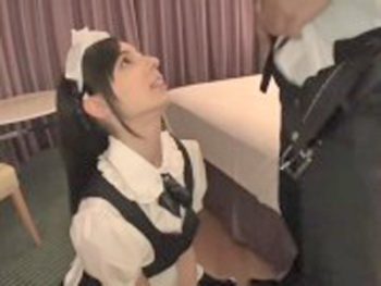 小柄で清楚な美少女メイドが白ニーソM字開脚で突き上げられてマジイキ美少女ハーフコスプレのAV無料動画