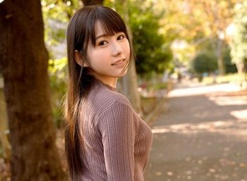 透き通るような透明感！お嬢様大学に通うクォーター女子大生が何を間違えてか中出しAVデビュー！美少女ハーフ中出しデビュー作愛花あゆみのアダルト動画