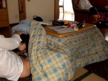 昔から憧れていた親戚のオバサンと母親が寝ているうちに禁断SEX巨乳痴女近親相姦のアダルト無料動画