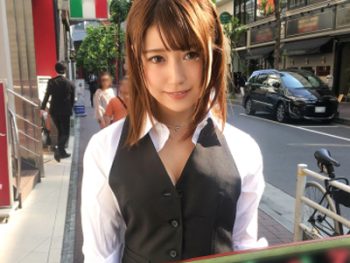 日々オチンポに飢えていてナンパのチャンスを逃さなかったダーツバー店員巨乳素人お姉さんナンパのセックス動画