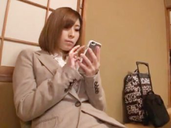 出張先で女上司とまさかの相部屋→晩酌と称し泥酔させ生ハメSEX巨乳お姉さん痴女OL中出しの無料AV