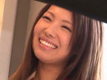 美人過ぎる料理研究家がオタマをタマタマに持ち替えてAVデビュー！素人お姉さんデビュー作のアダルト動画