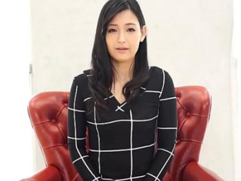 結婚11年目にしてデビューを果たした奇跡のボディの訳あり美人妻素人人妻顔射デビュー作の無料エロ動画