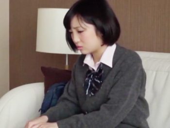 当たり屋に騙され泣きながらレイプされてしまったJK女子校生美少女レイプの無料エロ動画