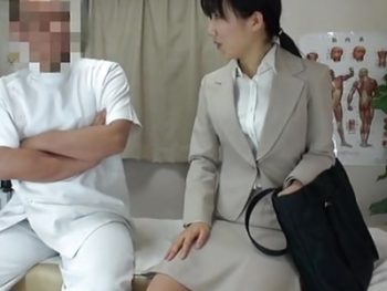 嫌がる素人OLを強引にエロマッサでパコ巨乳素人お姉さんOL盗撮マッサージのアダルトエロ動画