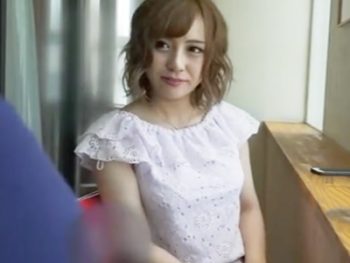 素股だけのはずがヌルっと挿入されてしまう巨乳ギャル巨乳素人ギャルの無料AV