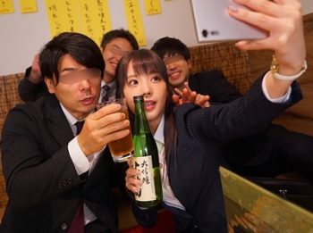 出張先の飲み会で泥酔させられ…絶倫上司に朝までイカされ続けた新人OL！お姉さんOL桃乃木かなのアダルト動画