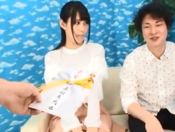 賞金欲しさにキスゲームに参加した女子大生が中出しまでされてガチ後悔ｗ素人美少女中出しの無料AV動画